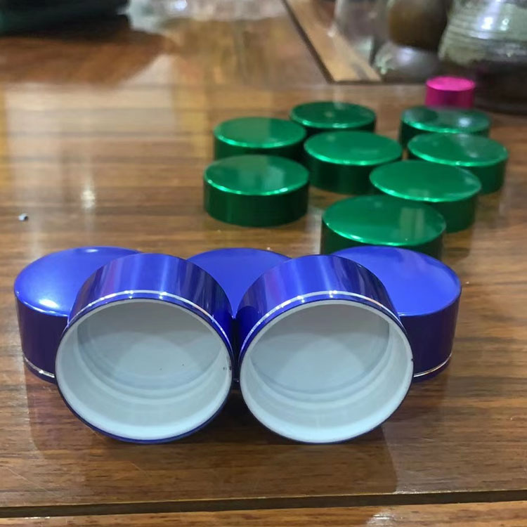 28 -mm -Injektionsformmützen