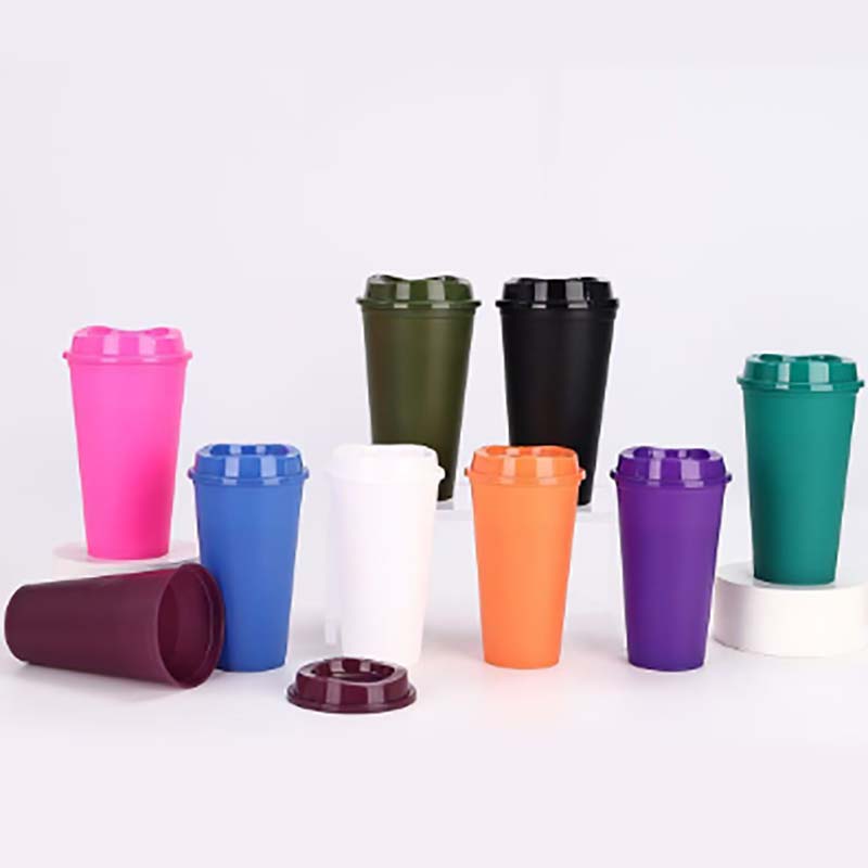 Plastikbecherformung